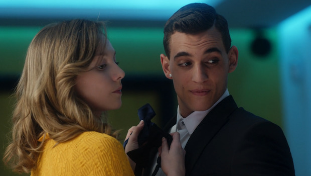 Élite Saison 1 Épisode 04 : James Bond - YZGeneration